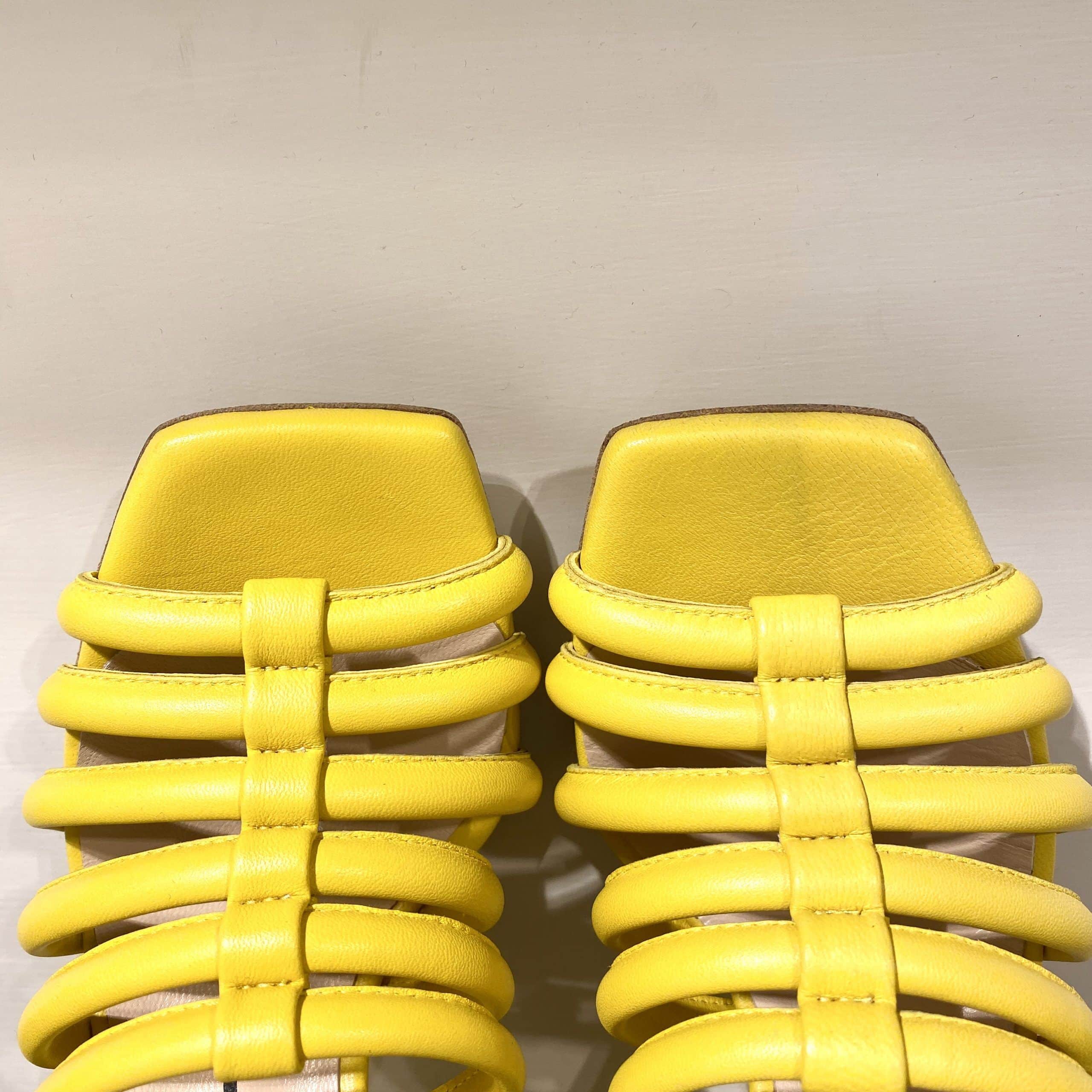 Sandalo tubolari giallo